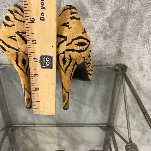 BCBG Leather Stiletto pumps women’s size 9 tiger print Platform high heels - Picture 8 of 10
